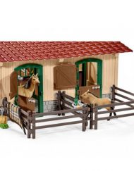 SCHLEICH Комплект КОНЮШНЯ С КОНЕ И АКСЕСОАРИ 42195