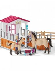 SCHLEICH Комплект БОКС ЗА КОНЕ С АРАБСКИ КОНЕ И КОНЯРЧЕ 42369-01383